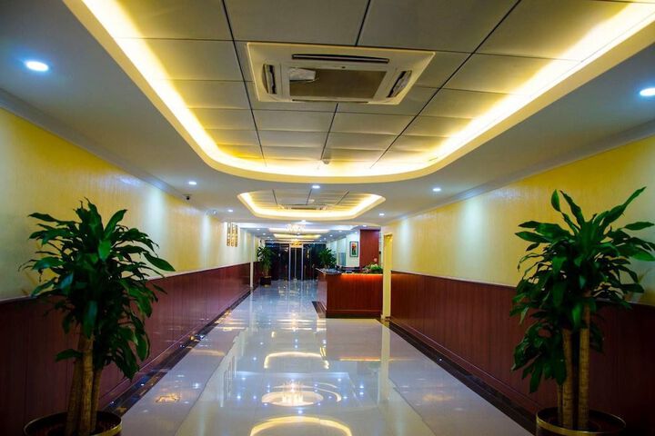 Ballroom/Hall 46 of 49