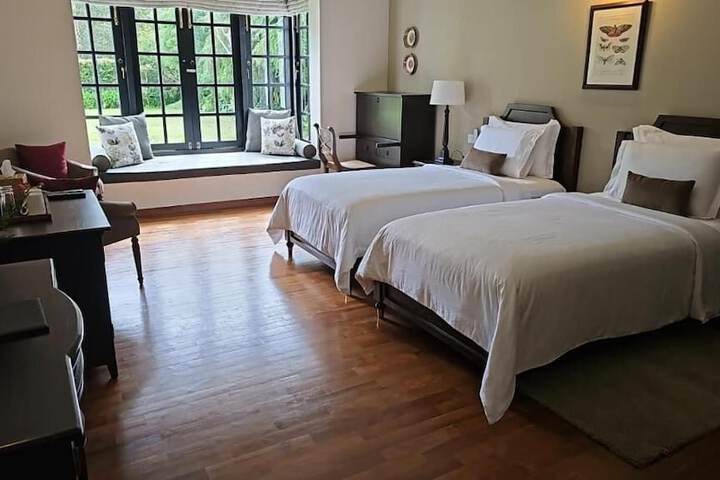 Room 10 of 31
