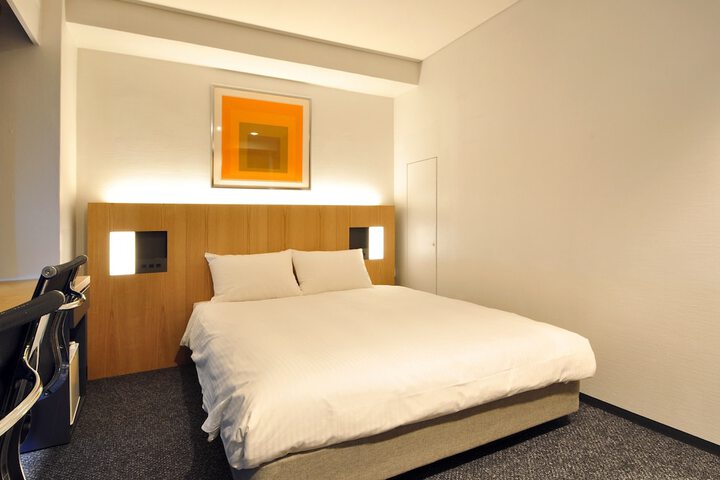 Room 9 of 48