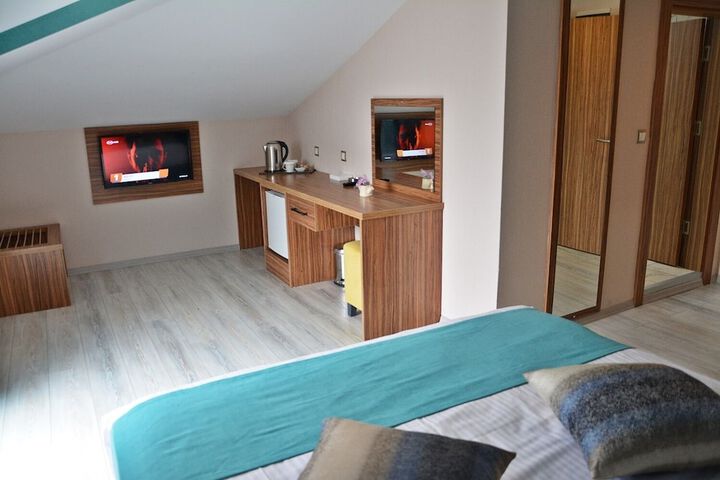 Room 13 of 40