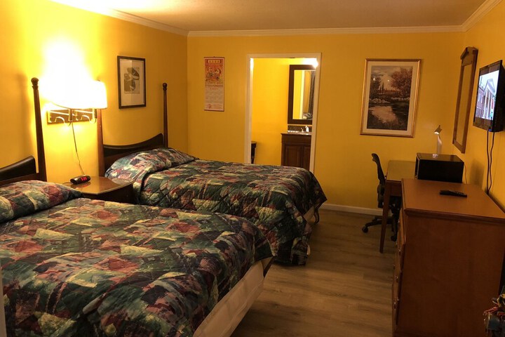 Room 9 of 14