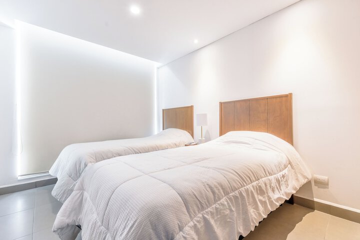 Room 25 of 270