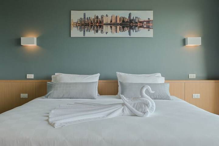 Room 22 of 33