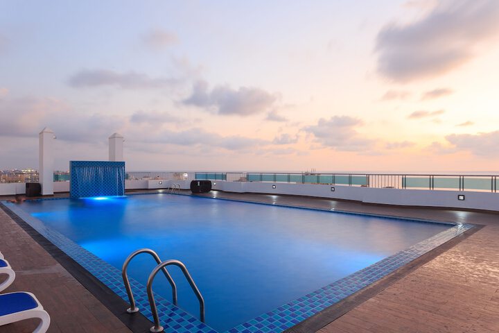 Pool Hotel