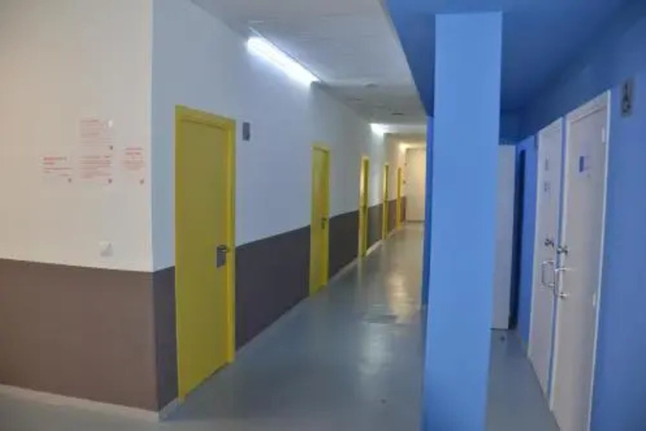 Room 7 of 12