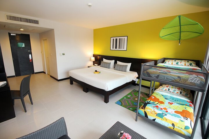 Room 10 of 51