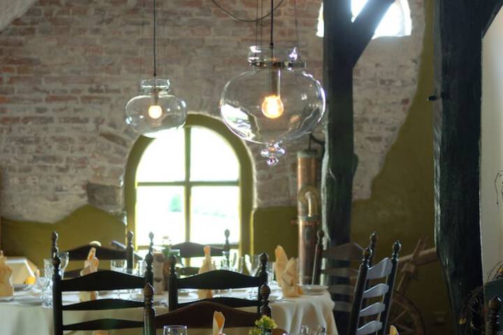 Dining 68 of 76