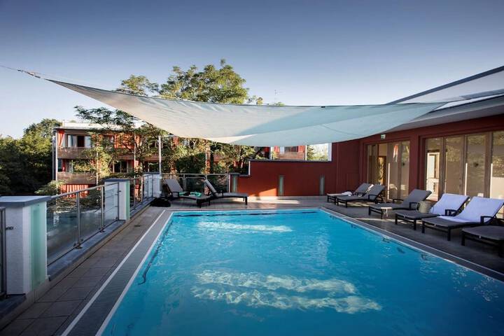 Pool 40 of 71