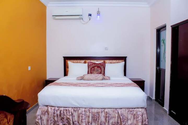 Room 2 of 50
