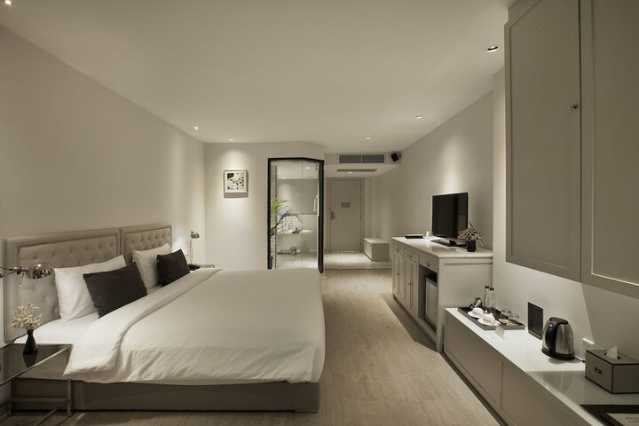 Room 9 of 66