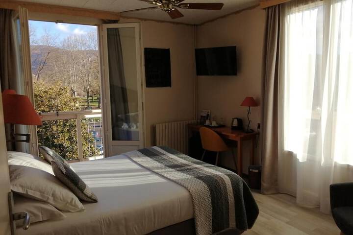 Room 16 of 37