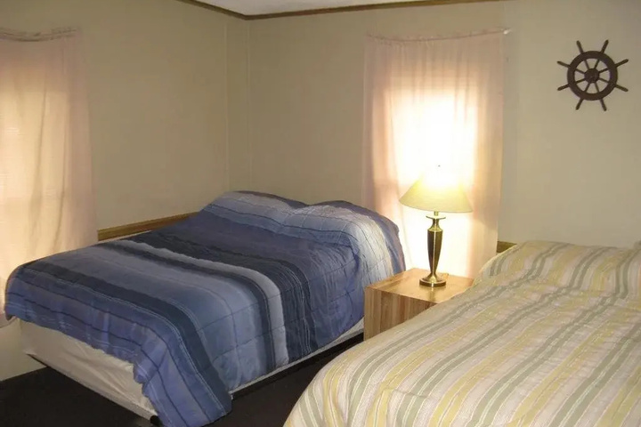 Room 4 of 13