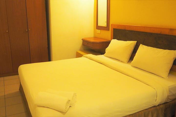 Room 27 of 52