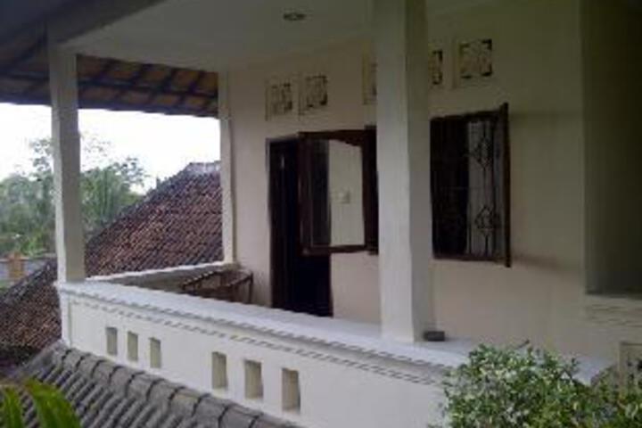 Terrace/Patio 2 of 5