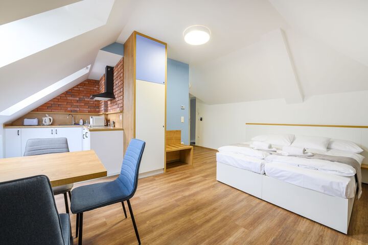 Room 3 of 32