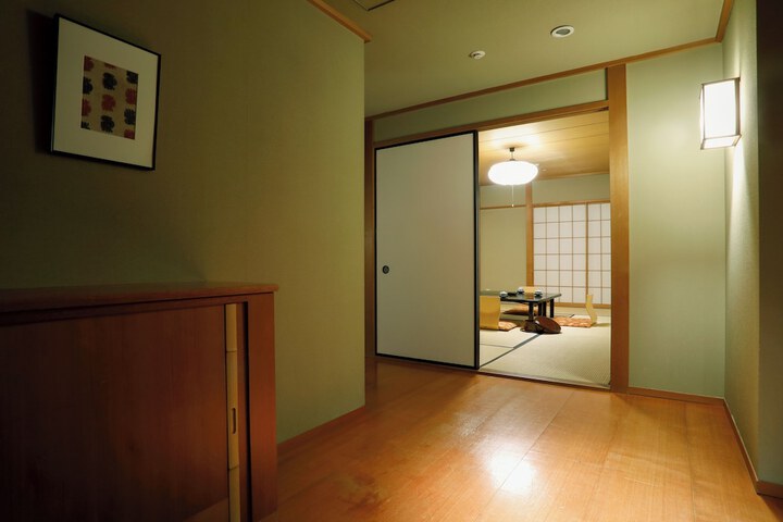 Room 15 of 118