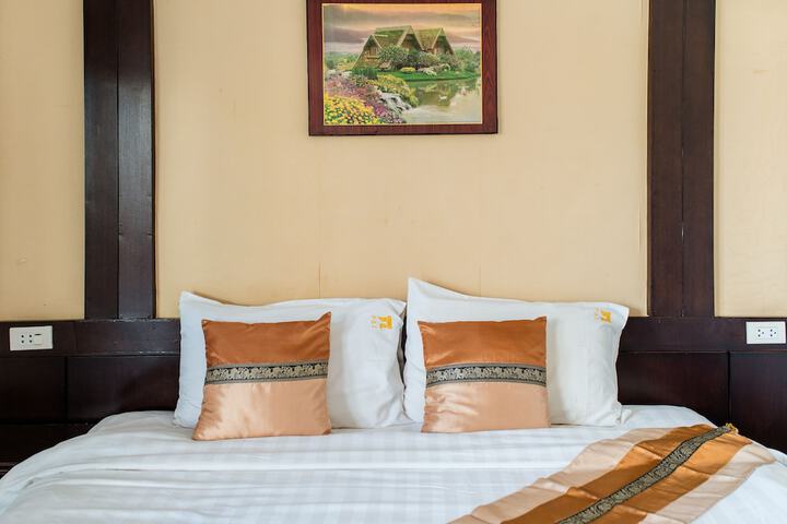 Room 12 of 68