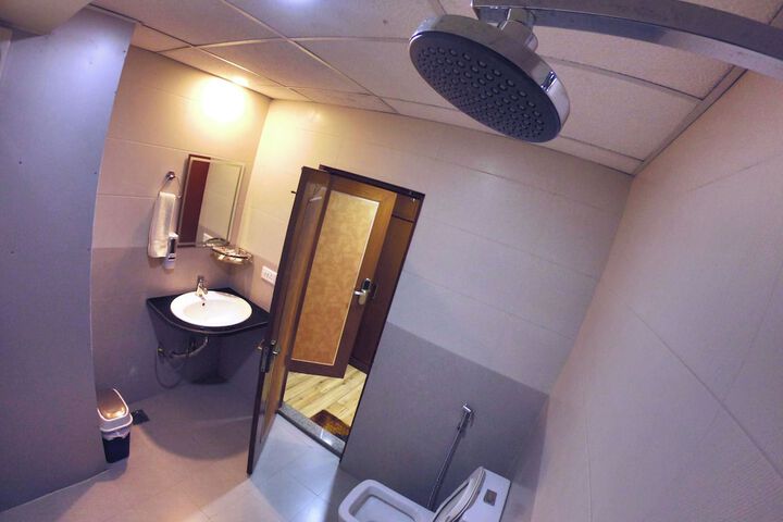 Room 29 of 61