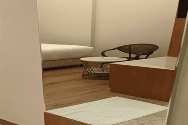 Room 15 of 29