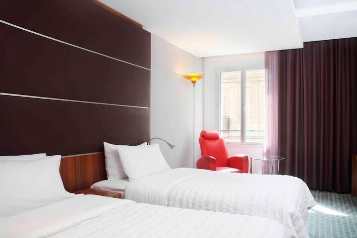 Room 43 of 188