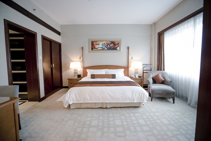 Room 30 of 144