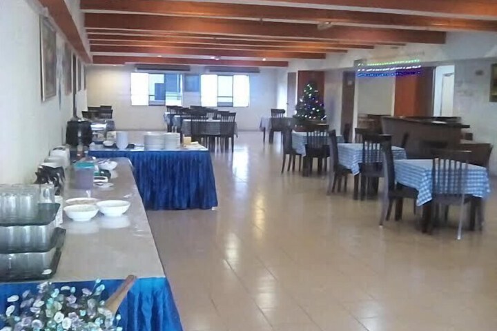 Dining 46 of 57