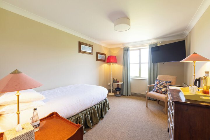 Room 5 of 97