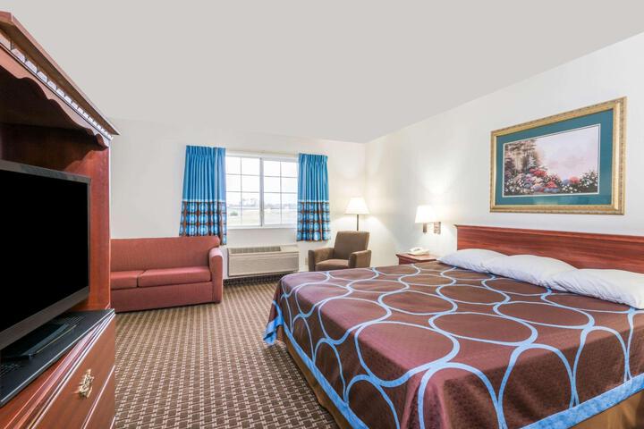 2 Queen Beds (7 of 8)