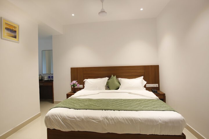 Room 4 of 17