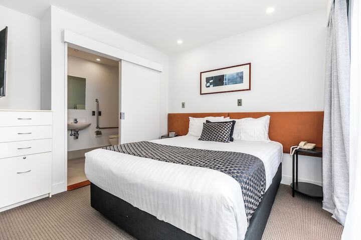 Room 6 of 29