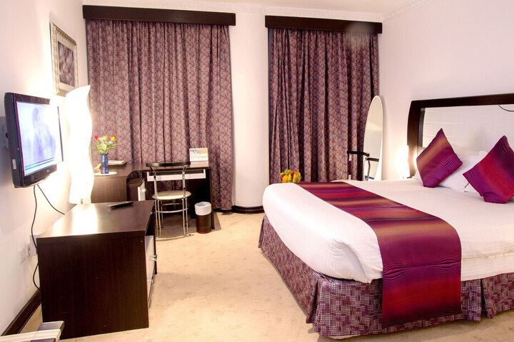 Room 19 of 109