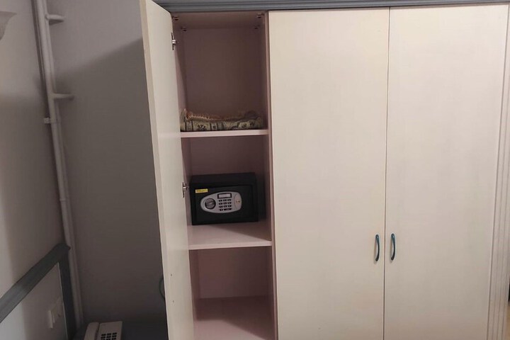 Room 11 of 19