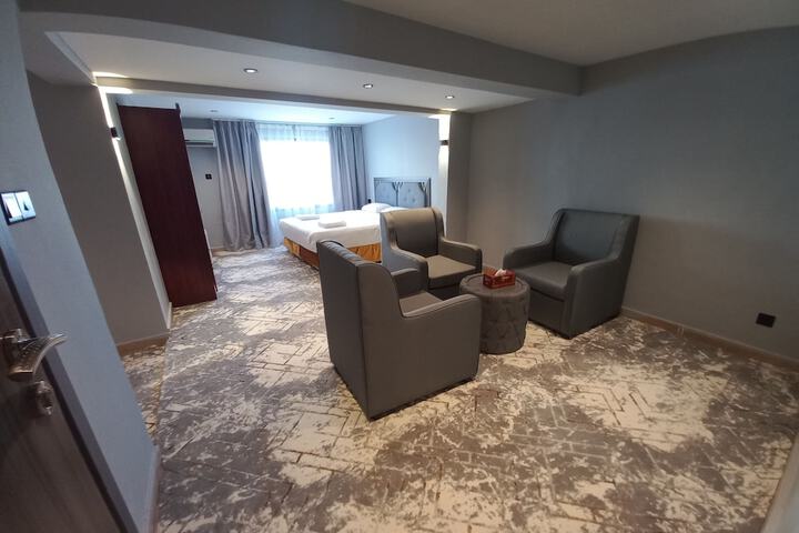 Room 21 of 50