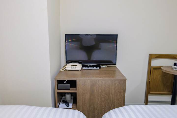 Room 15 of 83