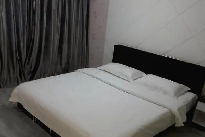 Room 2 of 15