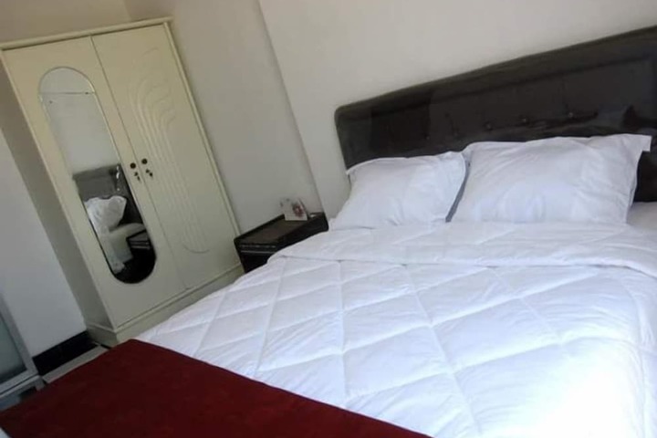 Room 11 of 21
