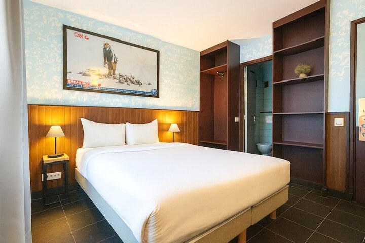 Room 10 of 31