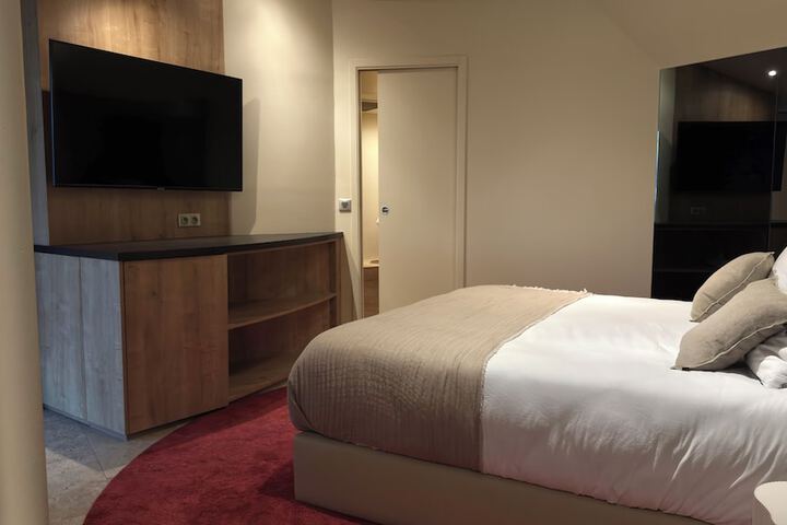 Room 174 of 780