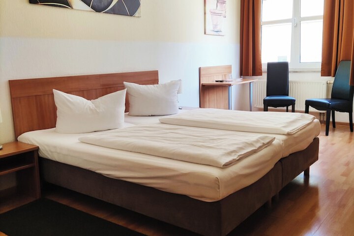 Room 18 of 31