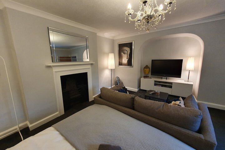 Room 17 of 24