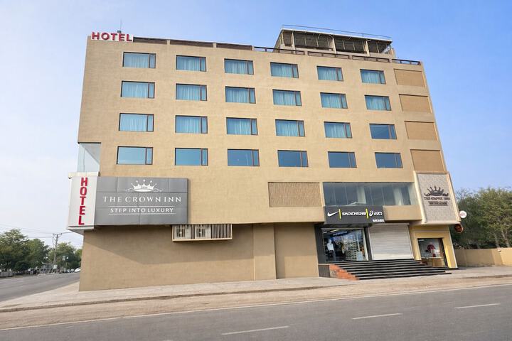 Exterior of Hotel The Crown Inn Jhunjhunu