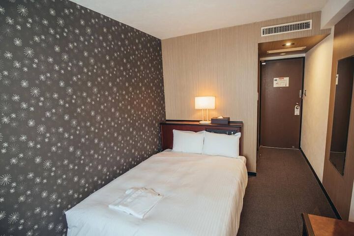 Room 46 of 170