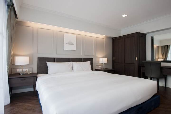 Room 32 of 67