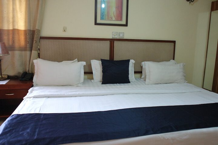 Room 5 of 47
