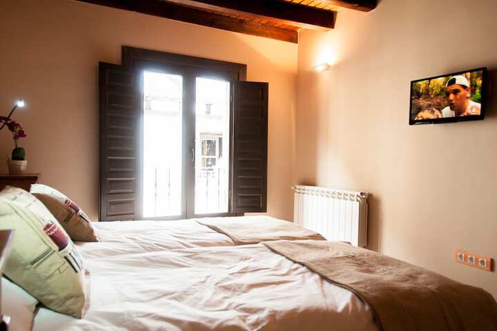 Room 33 of 80