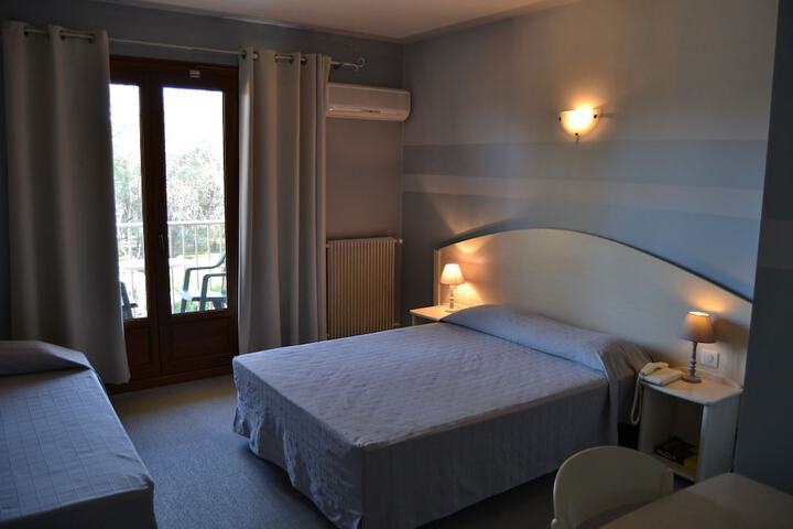Room 7 of 34