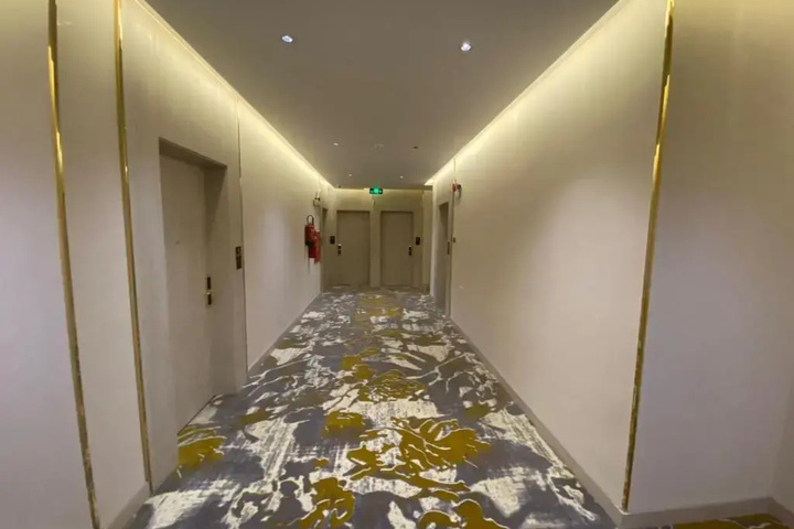 Room 8 of 10