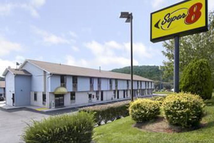 Image of Super 8 Motel - Etters / Harrisburg Area