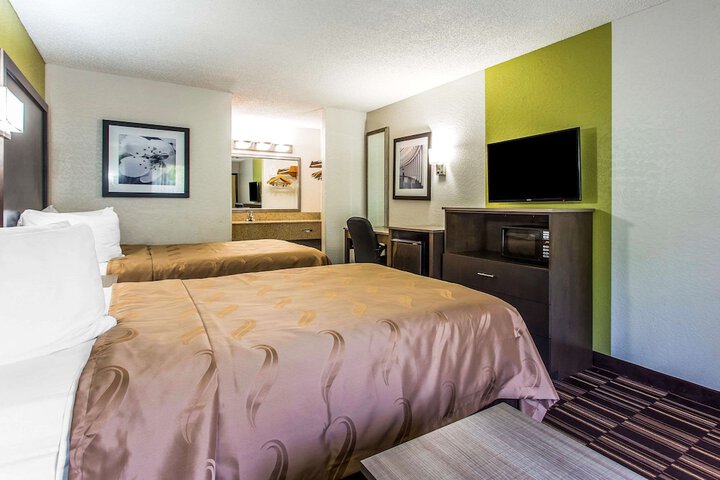 2 Double Beds (1 of 8)