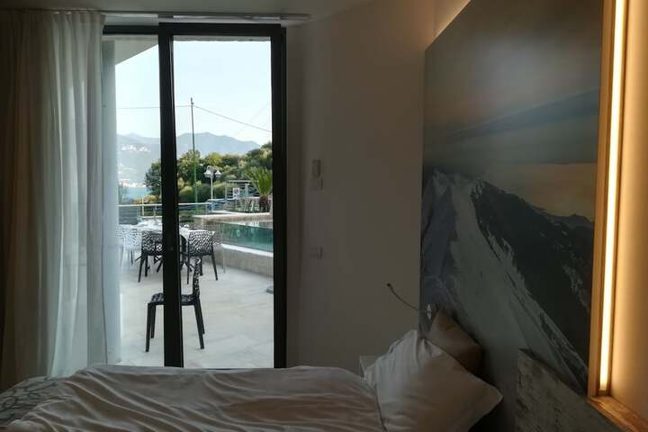Room 10 of 81